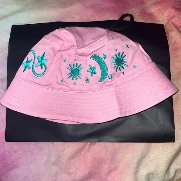 Accessories | Crownz Society Bucket Hat | Poshmark